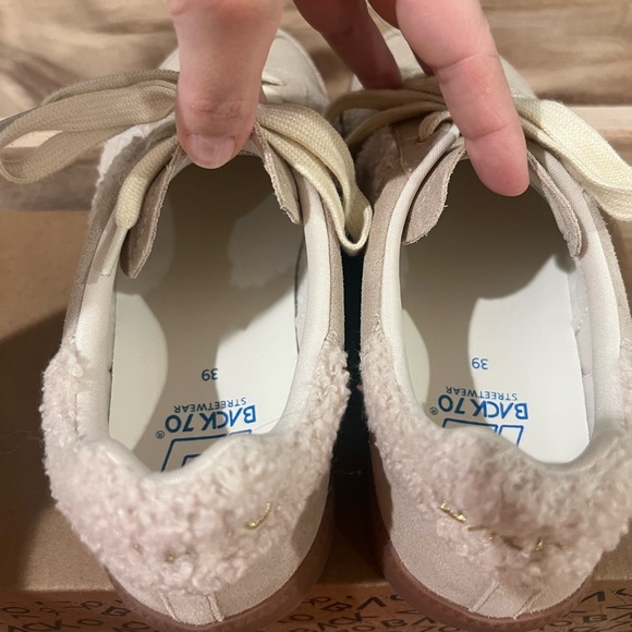 Back 70 Women's Cream Sneakers - Picture 5 of 8